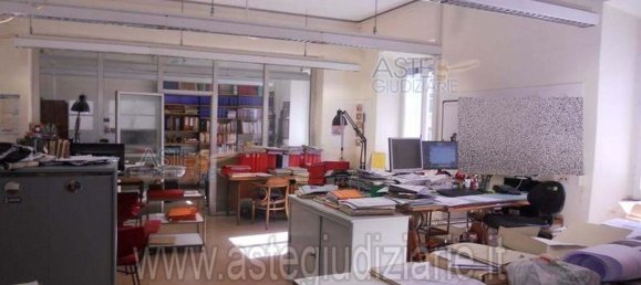 5 rooms Apartment in Rome, Italy No. 290154 3