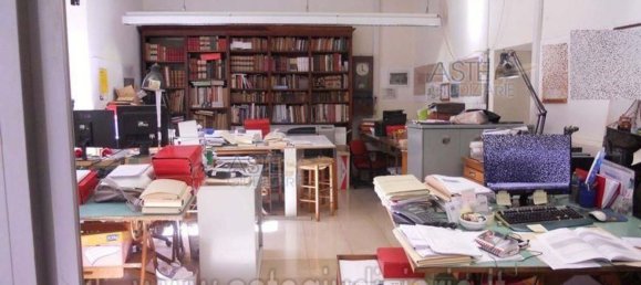 5 rooms Apartment in Rome, Italy No. 290154 2