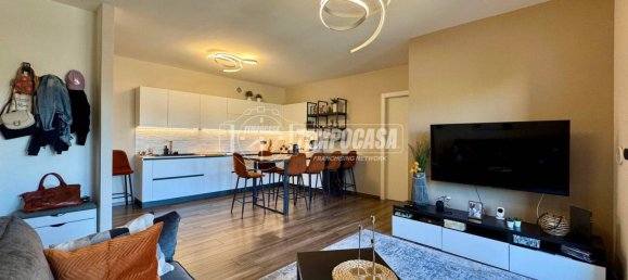 3 Schlafzimmer Wohnung in Rivoli, Italy, Nr. 379934 2