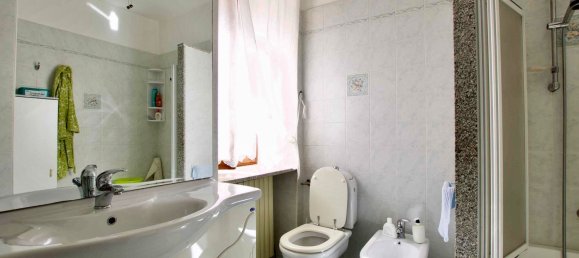 6 rooms House in Pralungo, Italy No. 72502 32