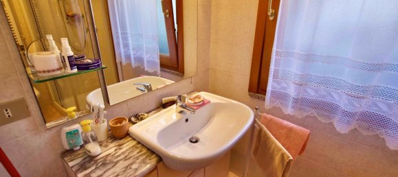 6 rooms House in Pralungo, Italy No. 72502 18