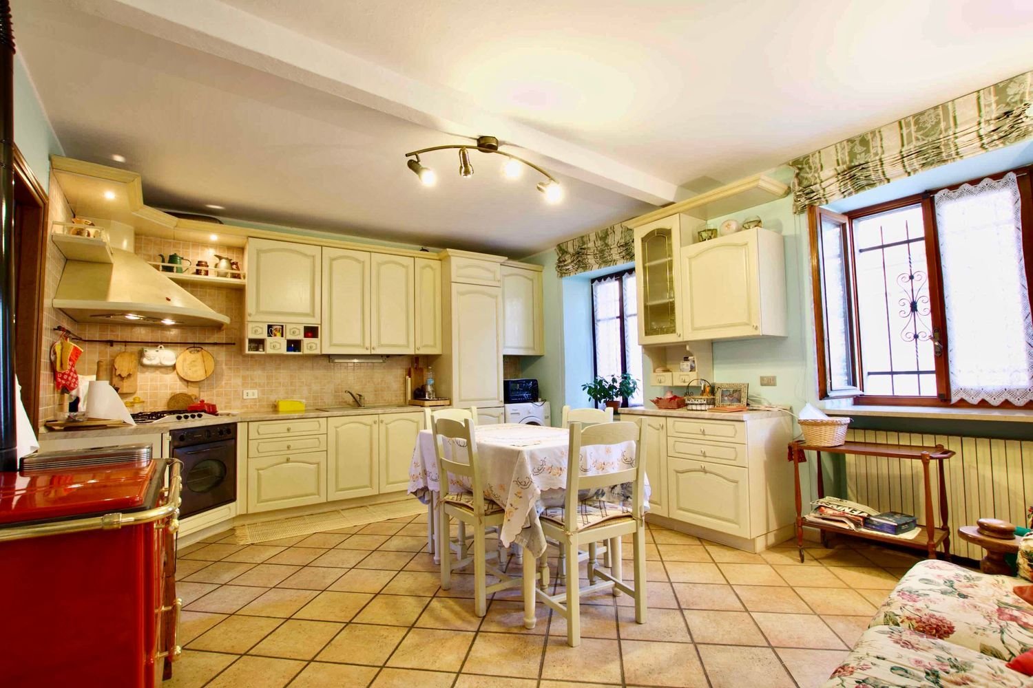 6 rooms House in Pralungo, Italy No. 72502