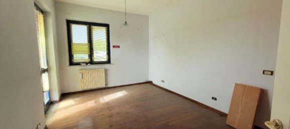 1789m² Warehouse in Contrada, Italy No. 369960 5