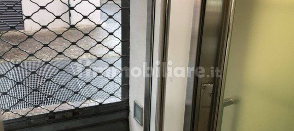 1-Zimmer Gewerbliche Immobilie in Genoa, Italy, Nr. 35796 10