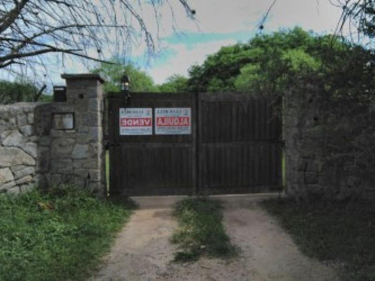 Дом с 4 спальнями в Кордоба, Аргентина № 60560