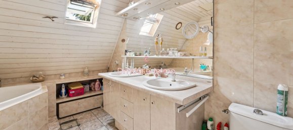 4 bedrooms House in Mery-sur-Oise, France No. 144862 8