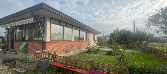 4-salle Villa à Rosolina, Italy No. 155409 2