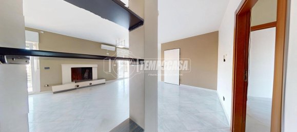 Apartamento de 3 habitaciónes en Casamassima, Italy No. 275838 9