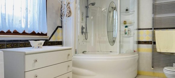 Villa de 3 dormitorios en Viareggio, Italy No. 39698 36