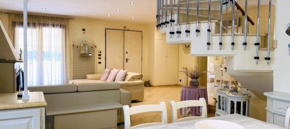 Villa de 3 dormitorios en Viareggio, Italy No. 39698 10