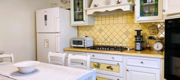 Villa de 3 dormitorios en Viareggio, Italy No. 39698 9