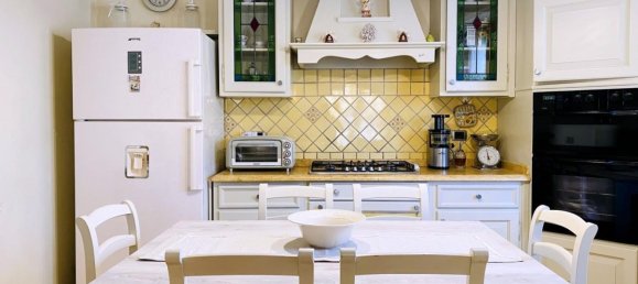 Villa de 3 dormitorios en Viareggio, Italy No. 39698 8