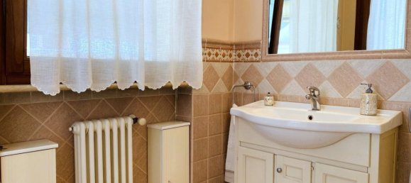 Villa de 3 dormitorios en Viareggio, Italy No. 39698 49