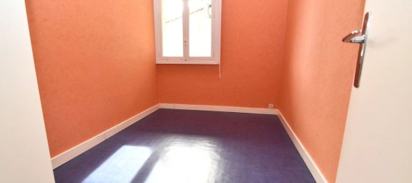 2 bedrooms Apartment in Les Pavillons-sous-Bois, France No. 183248 5