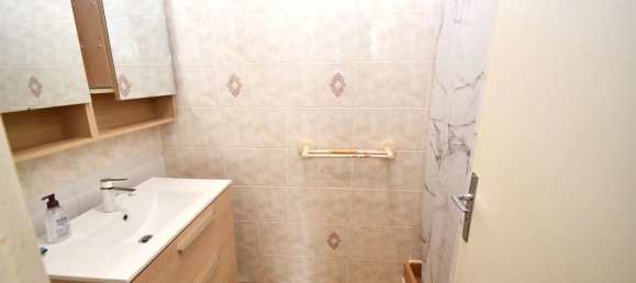 2 bedrooms Apartment in Les Pavillons-sous-Bois, France No. 183248 6