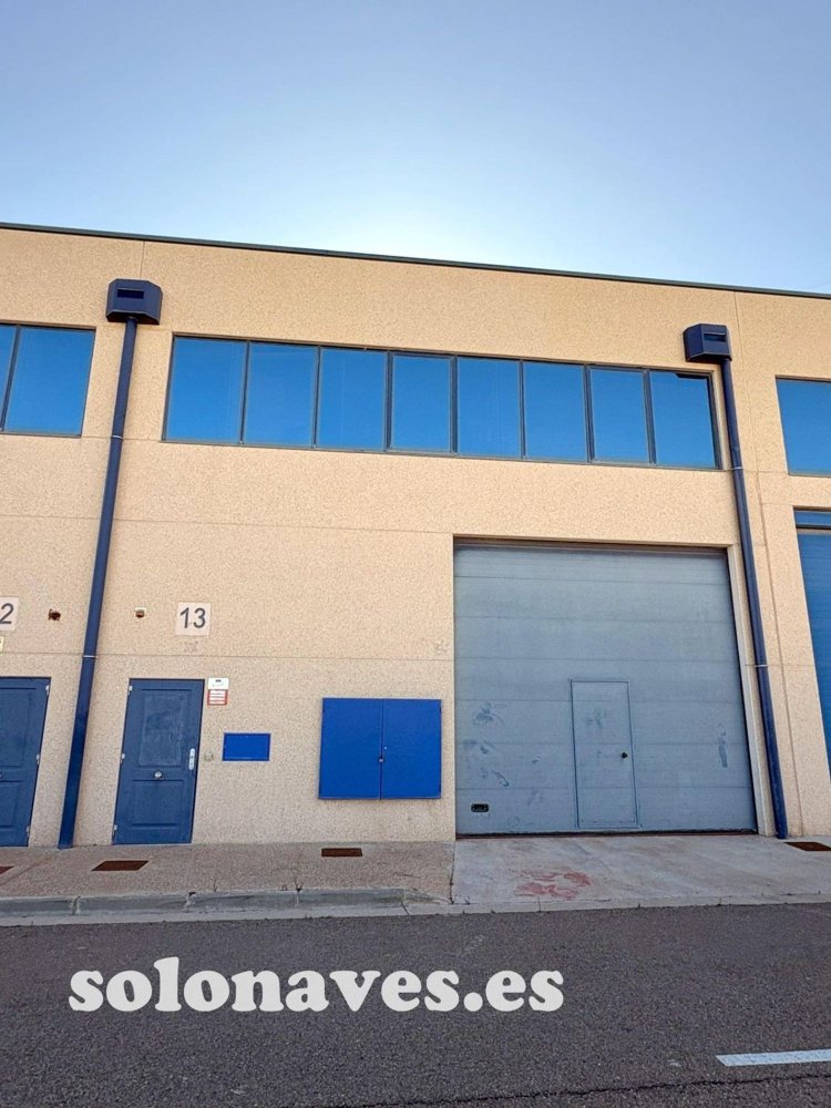 Entrepôt à Cuarte de Huerva, Spain 313m² No. 223095