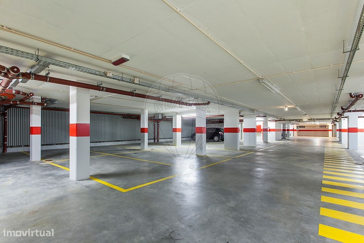 Parking à Oeiras, Portugal 24m² No. 334505