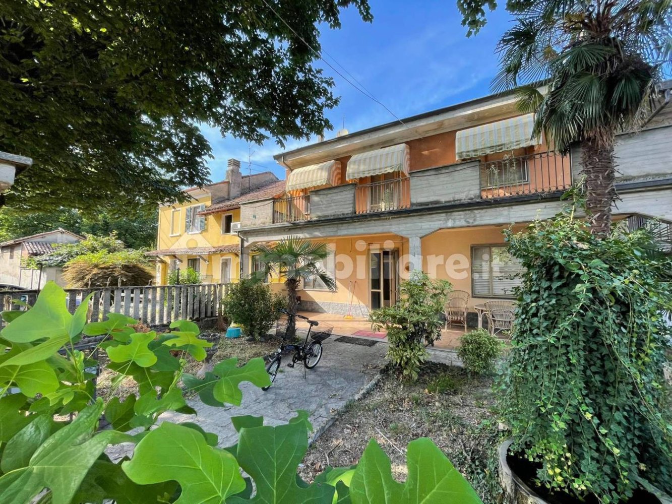 4 bedrooms House in Mezzana Bigli, Italy No. 163140