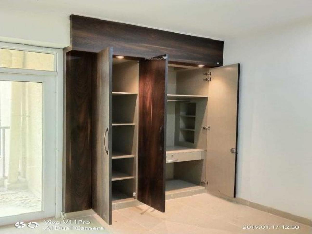 3 bedrooms House in Noida, India No. 68061