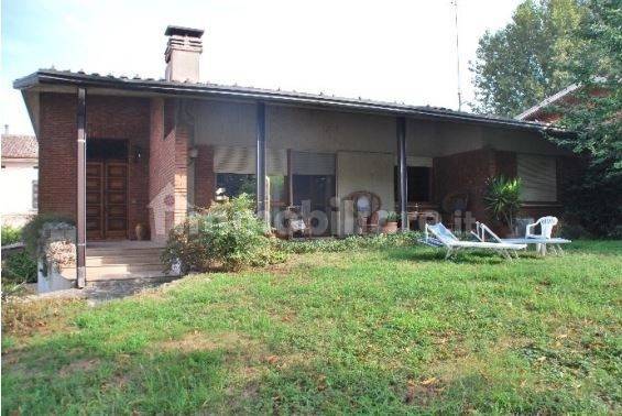 Вилла с 3 спальнями в Кремона, Италия № 326529