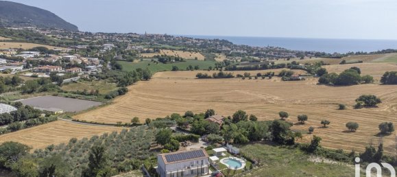 884m² Land in Sirolo, Italy No. 137769 5
