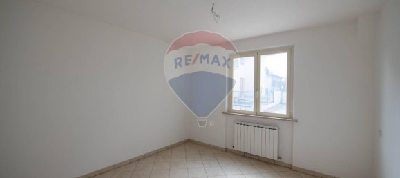 5 rooms Apartment in Barbara, Italy No. 2261 9