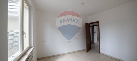 5 rooms Apartment in Barbara, Italy No. 2261 10