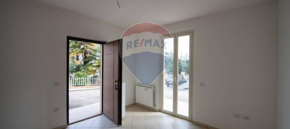5 rooms Apartment in Barbara, Italy No. 2261 6
