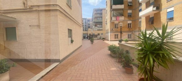 Квартира с 3 комнатами в Рим, Италия № 28398 28