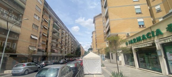 Квартира с 3 комнатами в Рим, Италия № 28398 31