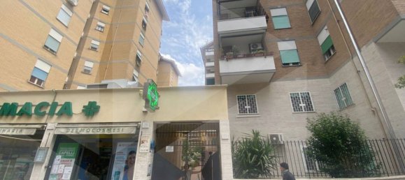 Квартира с 3 комнатами в Рим, Италия № 28398 32