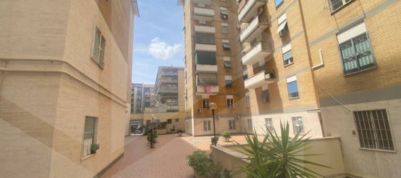 Квартира с 3 комнатами в Рим, Италия № 28398 30