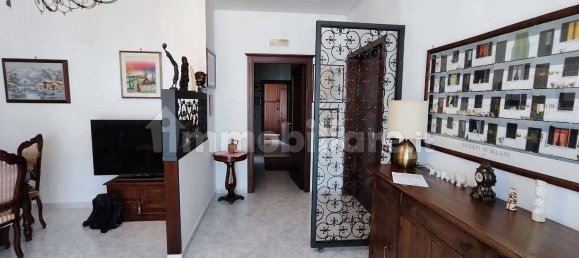 1 Schlafzimmer Wohnung in Naples, Italy, Nr. 313684 8