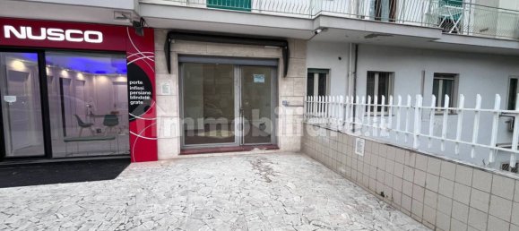 1 room Commercial property in Naples, Italy No. 273616 3