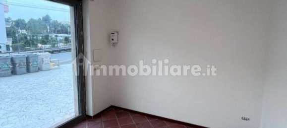 1 room Commercial property in Naples, Italy No. 273616 6