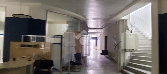 11غرفة عقار تجاري في Tradate, Italy رقم 123143 21