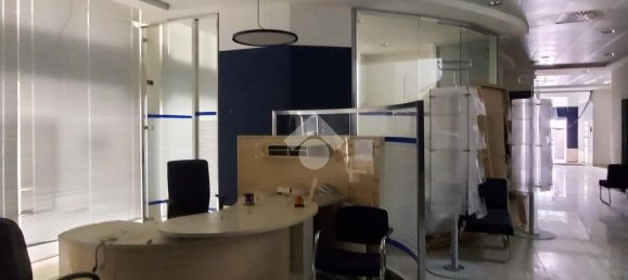 11غرفة عقار تجاري في Tradate, Italy رقم 123143 19