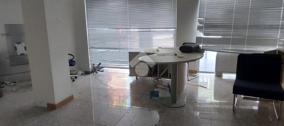 11غرفة عقار تجاري في Tradate, Italy رقم 123143 33