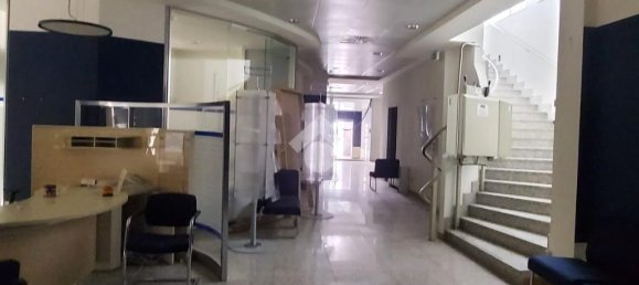 11غرفة عقار تجاري في Tradate, Italy رقم 123143 25