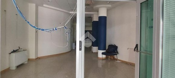 11غرفة عقار تجاري في Tradate, Italy رقم 123143 27