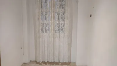 4 bedrooms Apartment in Zaragoza, Spain No. 191545