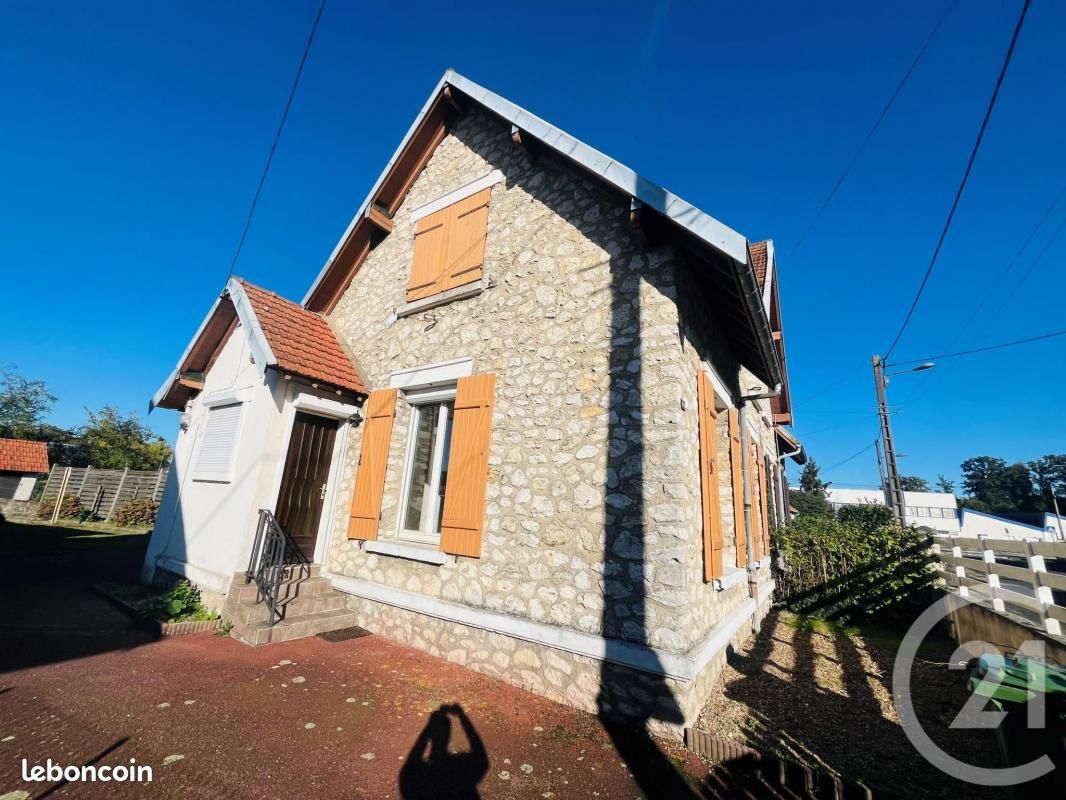 Casa de 2 dormitorios en Joue-les-Tours, France No. 226026