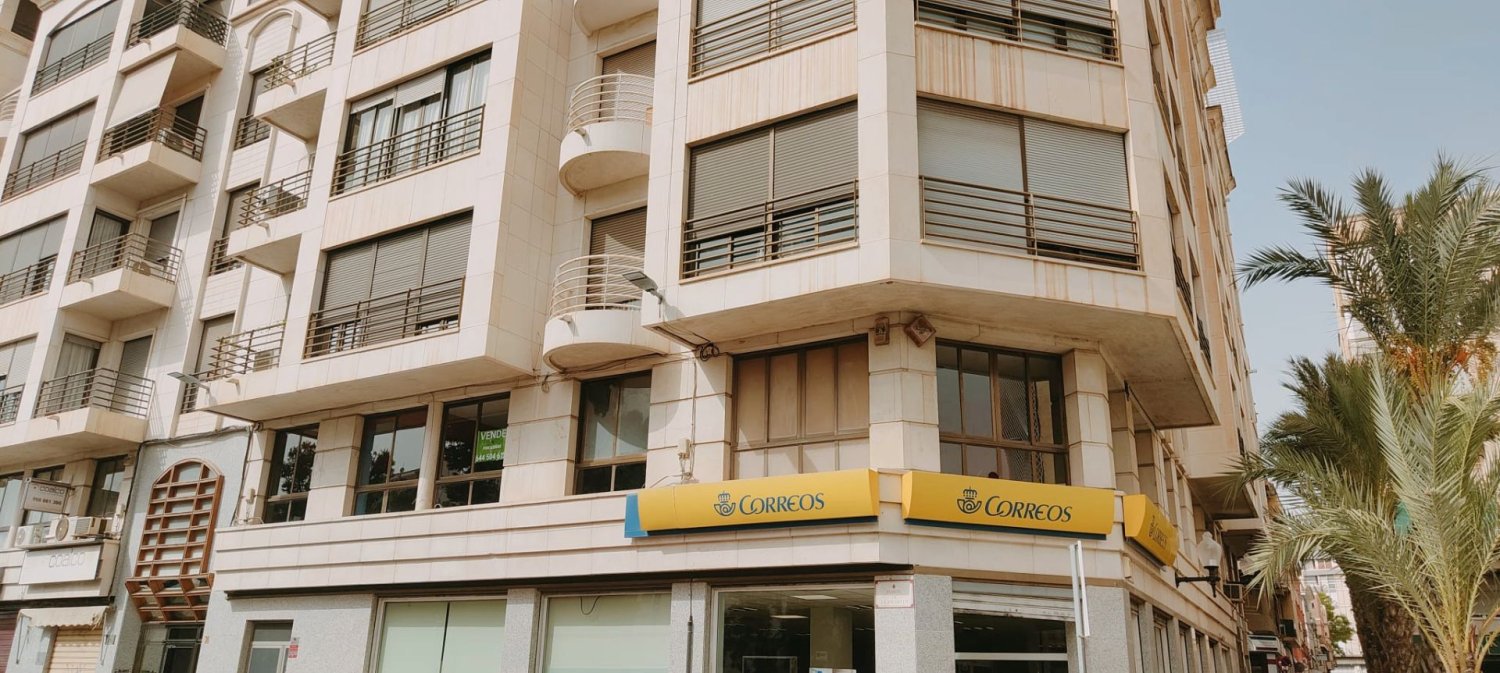 240m² Commercial property in Alicante, Spain No. 256034