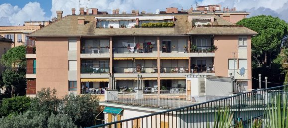 8 rooms Apartment in Genoa, Italy No. 82443 2