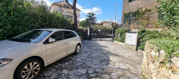 8 rooms Apartment in Genoa, Italy No. 82443 10