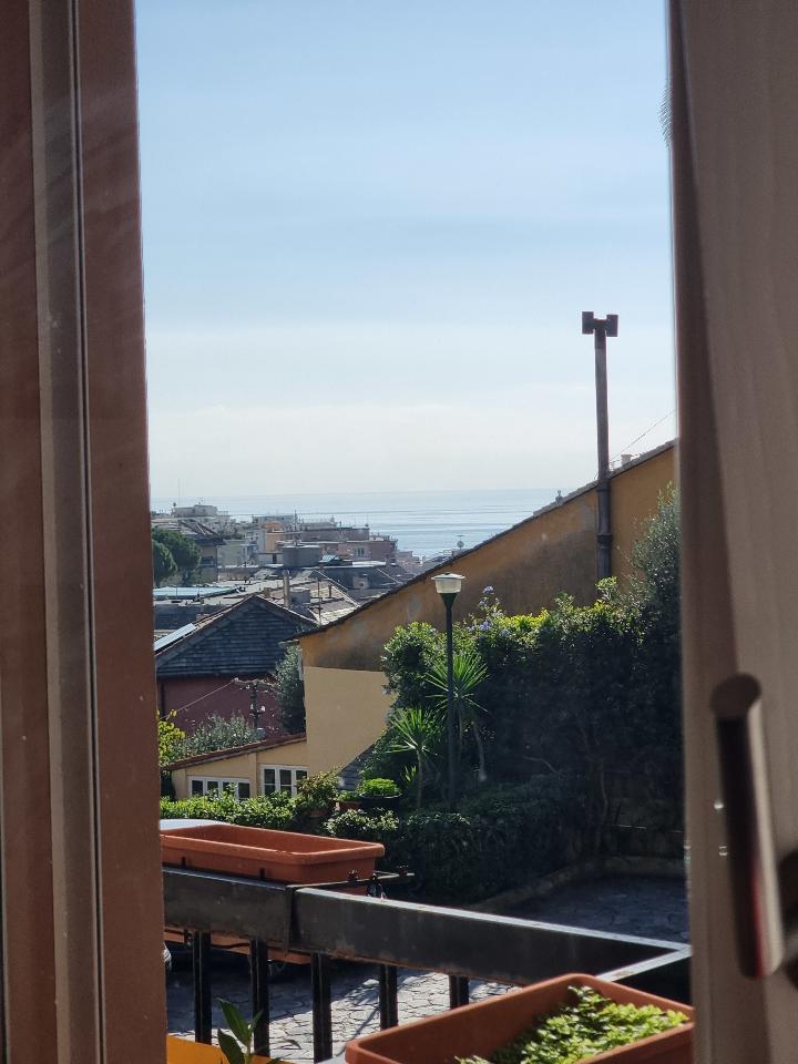 8 rooms Apartment in Genoa, Italy No. 82443