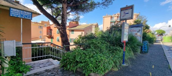 8 rooms Apartment in Genoa, Italy No. 82443 5