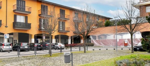 Коммерческая недвижимость с 3 комнатами в Парабьяго, Италия № 22029 15