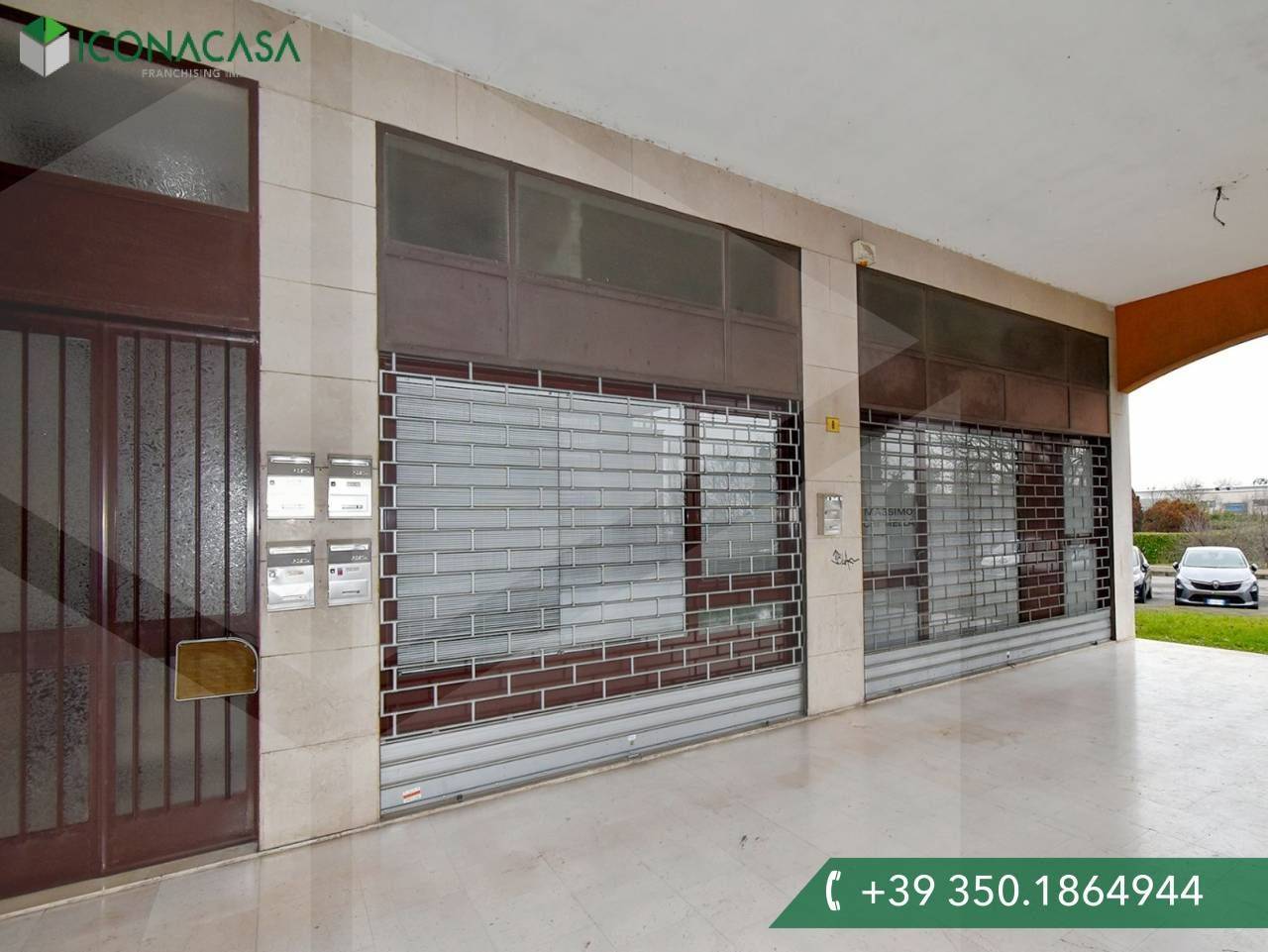 Коммерческая недвижимость с 3 комнатами в Парабьяго, Италия № 22029