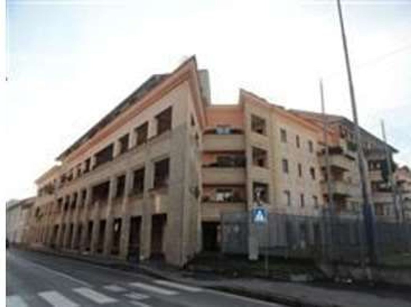 Estudio en Muggiò, Italy No. 8252